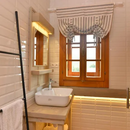 Daniel Domek alpejski *